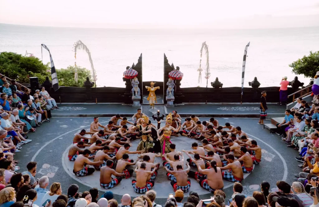 kecak fire dance uluwatu, uluwatu temple dress code, uluwatu temple opening hours