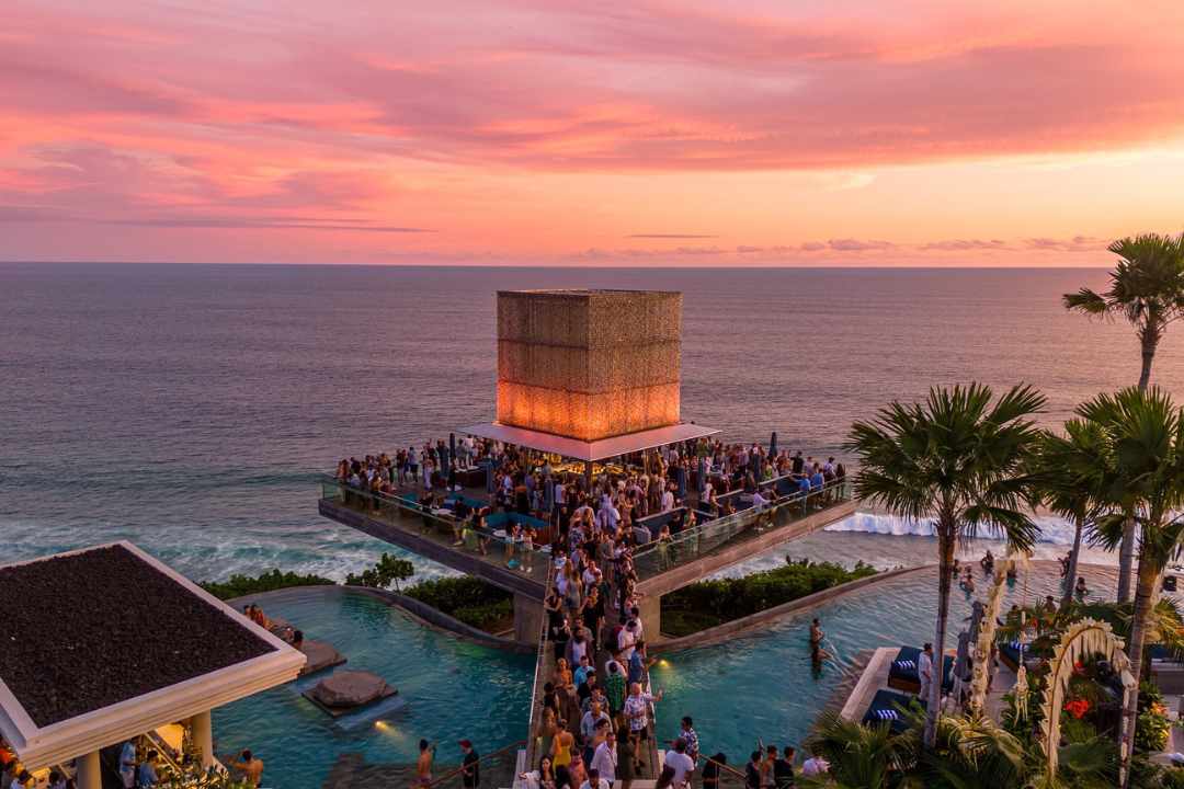 Best Beach Clubs in Uluwatu: A Stunning Sunset Guide