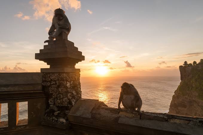 kecak fire dance uluwatu, uluwatu temple dress code, uluwatu temple opening hours